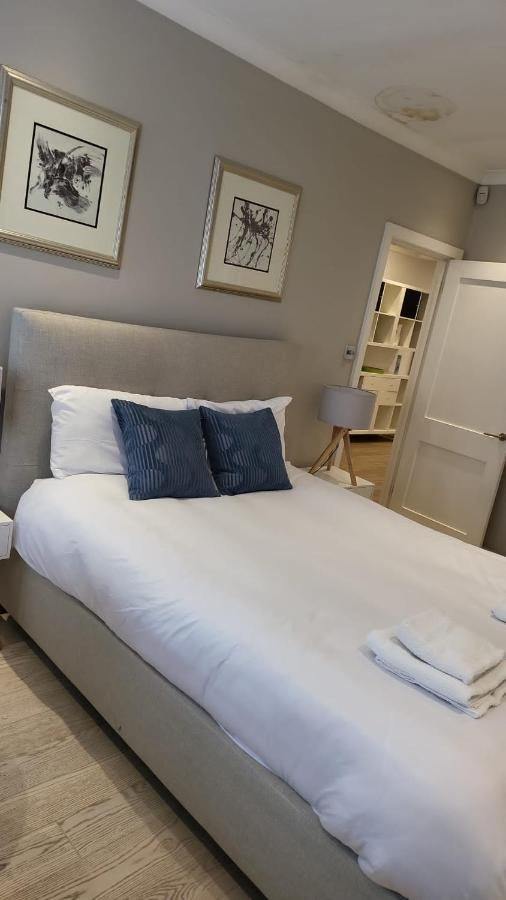 Apartmán Kensington Garden Flat Londýn Exteriér fotografie